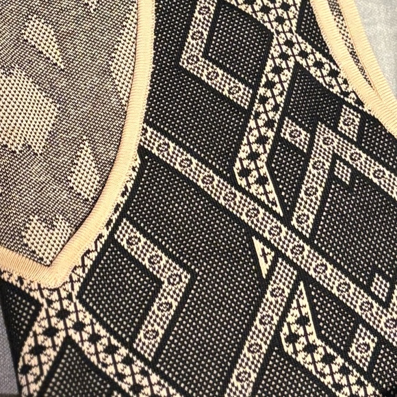 BCBG Maxazria peplum top S - Picture 6 of 7